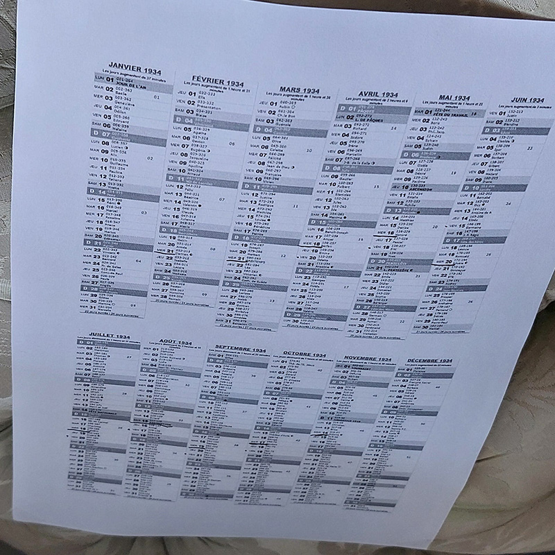 Le calendrier de 1934, indispensable à l'étape du plan... Et de l'écriture... Et de la relecture... !